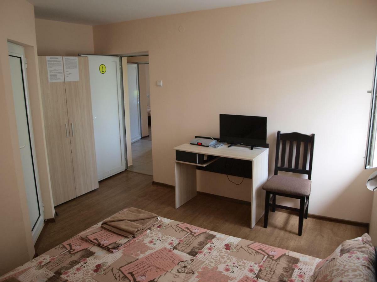 Nadya Holiday Home Krapets  Buitenkant foto